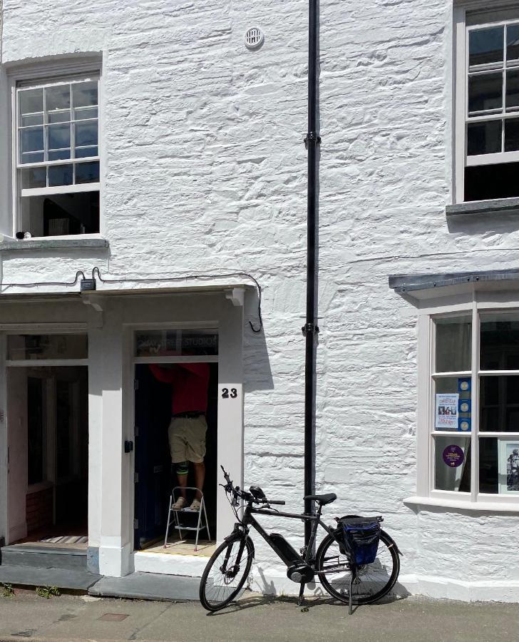 The Attic Apartment, Quay Street Studios Cardigan Exteriör bild