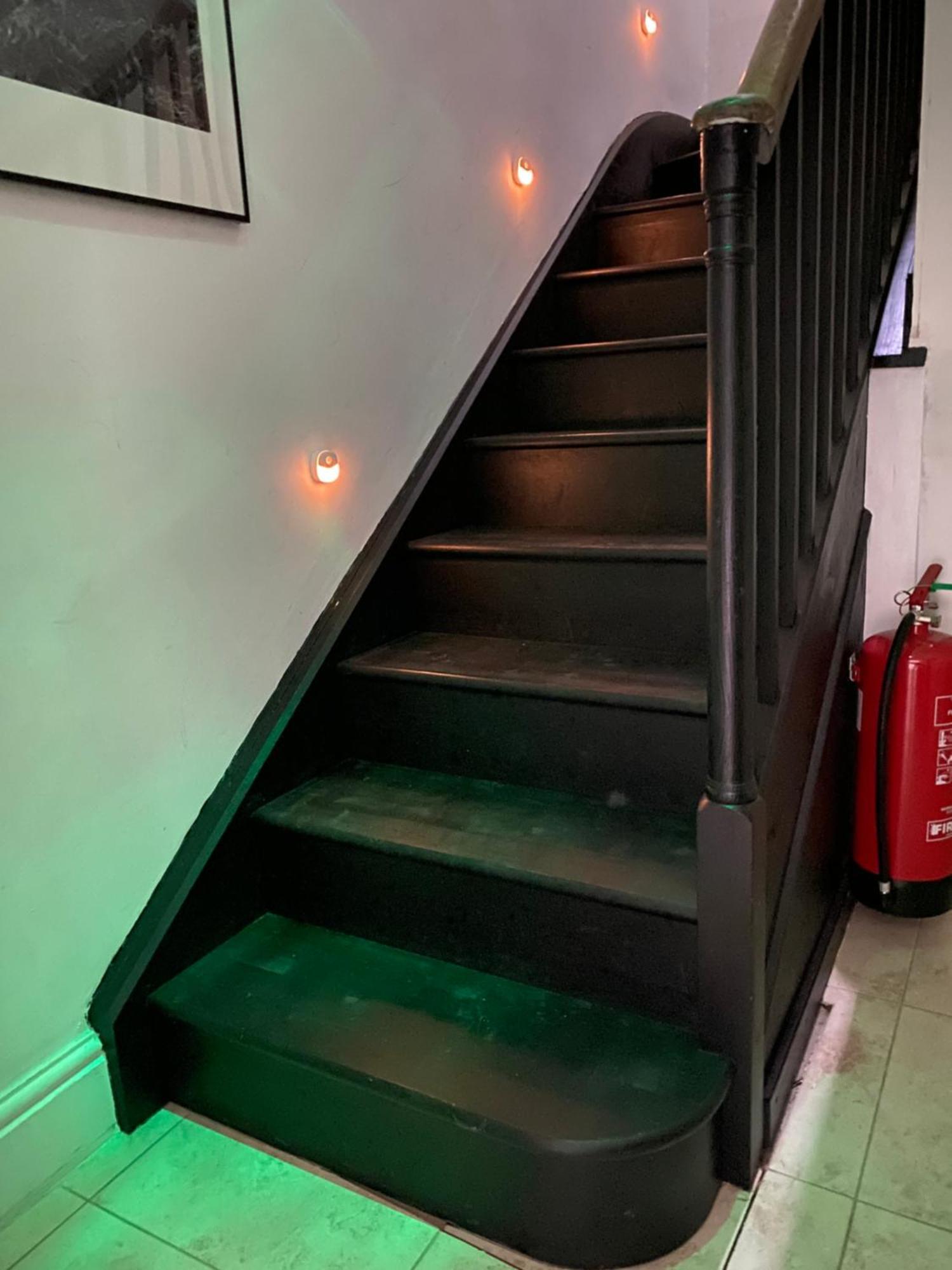 The Attic Apartment, Quay Street Studios Cardigan Exteriör bild