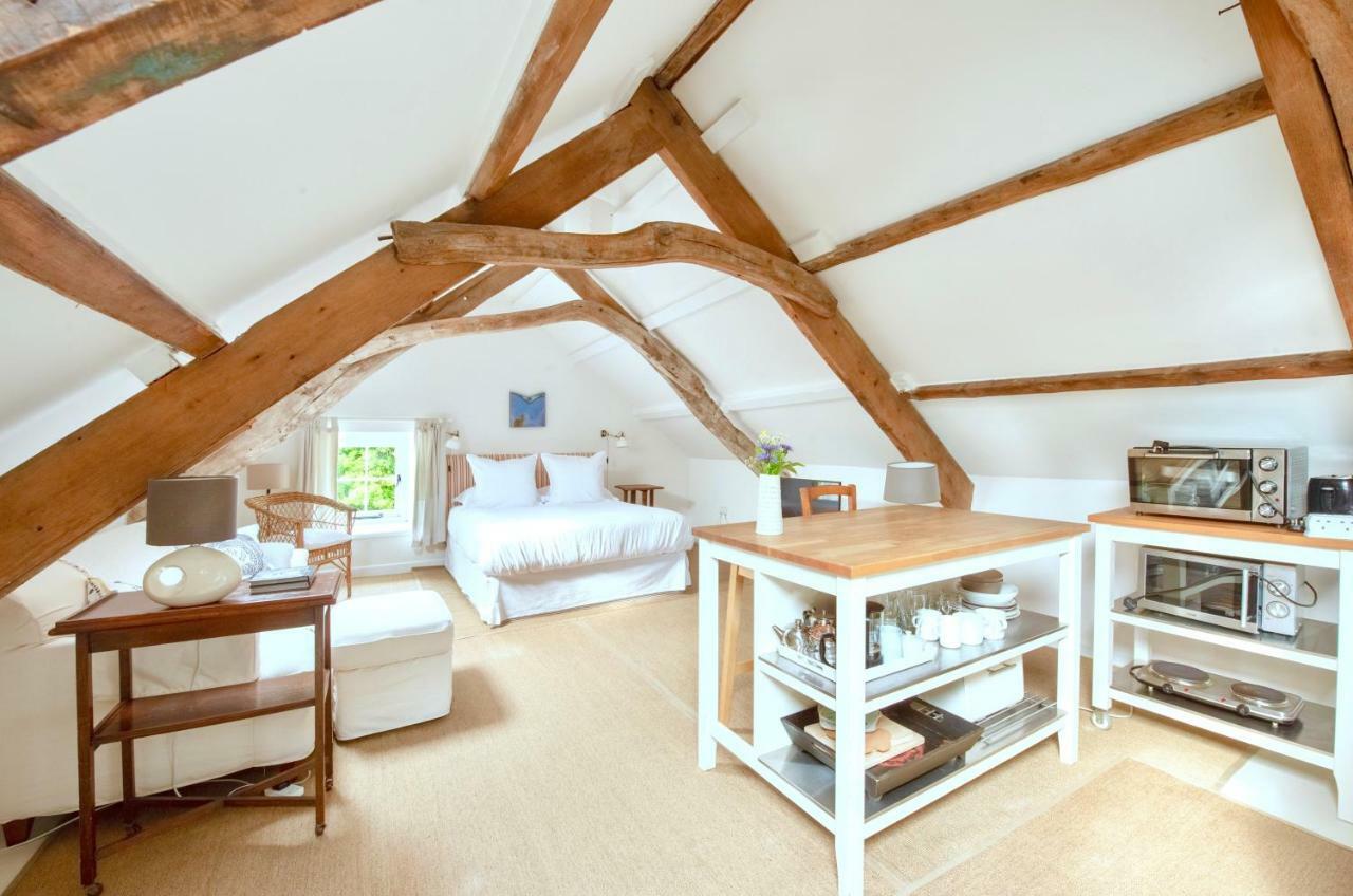 The Attic Apartment, Quay Street Studios Cardigan Exteriör bild